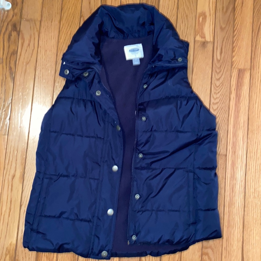 Navy blue Old navy vest. Worn once /brand new condition